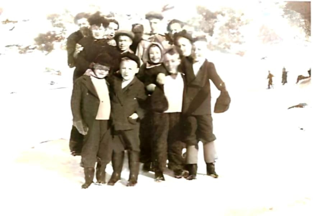 23 School children From the back: Teacher Mr. Cheater, Julie Lockyer, Albert Lockyer, Earl Lockyer, Hubert Hamilton, Winnie Warren, Lester Lockyer, Gertrude Lockyer, Clara Lockyer, Eric Lockyer, Lewis Lockyer, George Lockyer, and Malcolm Lockyer. Credit: Maude Lockyer-Hollett